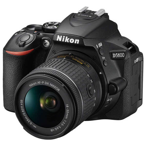 NIKON D5600